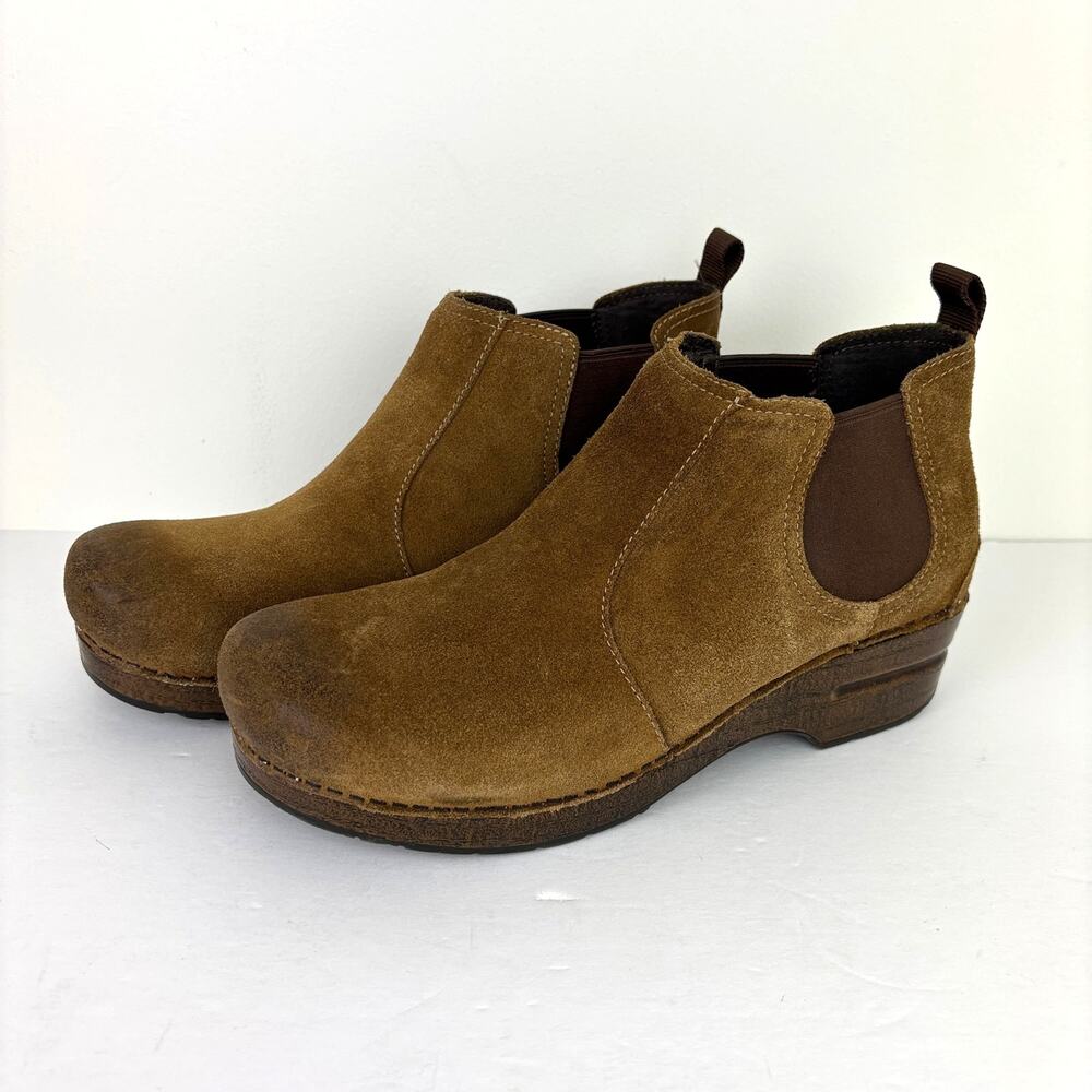 Dansko Frankie Chelsea boots in a burnished honey brown suede EU 41 US 10.5-11